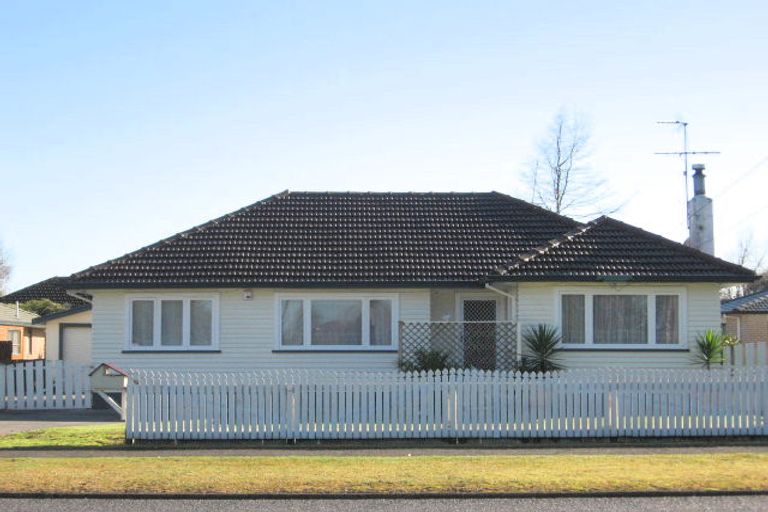 Photo of property in 52 Willis Road, Papakura, 2110