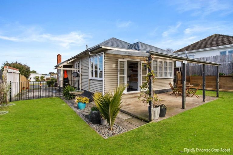 Photo of property in 110 Gonville Avenue, Gonville, Whanganui, 4501