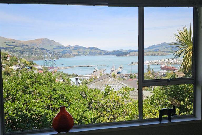 Photo of property in 1/94 Oxford Street, Lyttelton, 8082