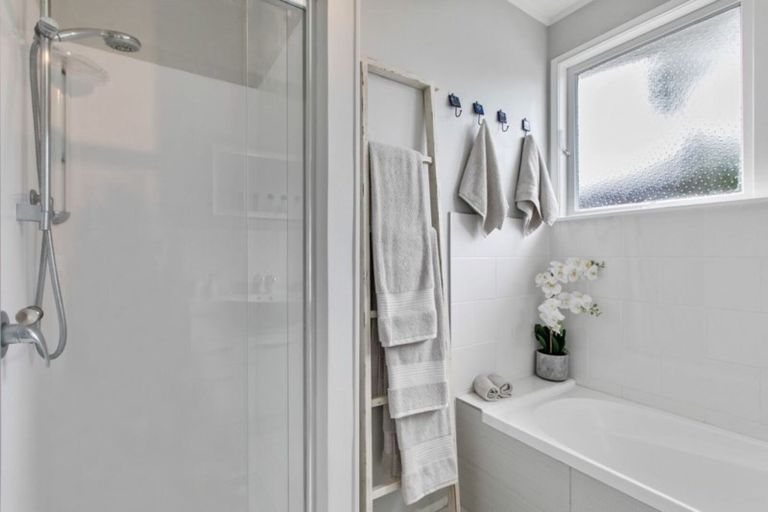 Photo of property in 1/235 Rangatira Road, Beach Haven, Auckland, 0626