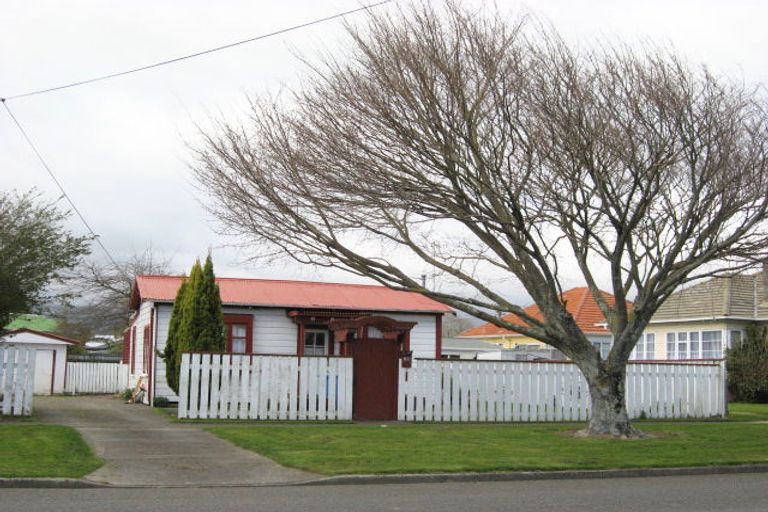 Photo of property in 156 Cambridge Street, Levin, 5510