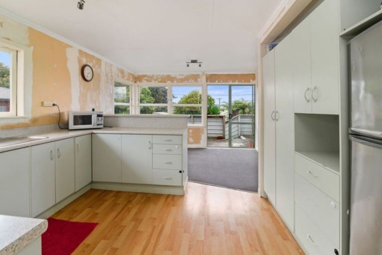 Photo of property in 2 Spencer Street, Western Heights, Rotorua, 3015