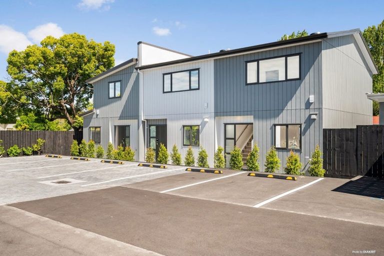 Photo of property in 4/9 Smiths Avenue, Papakura, 2110