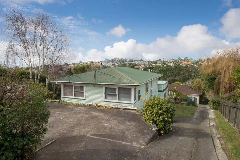 Photo of property in 30 Nigel Road, Browns Bay, Auckland, 0630