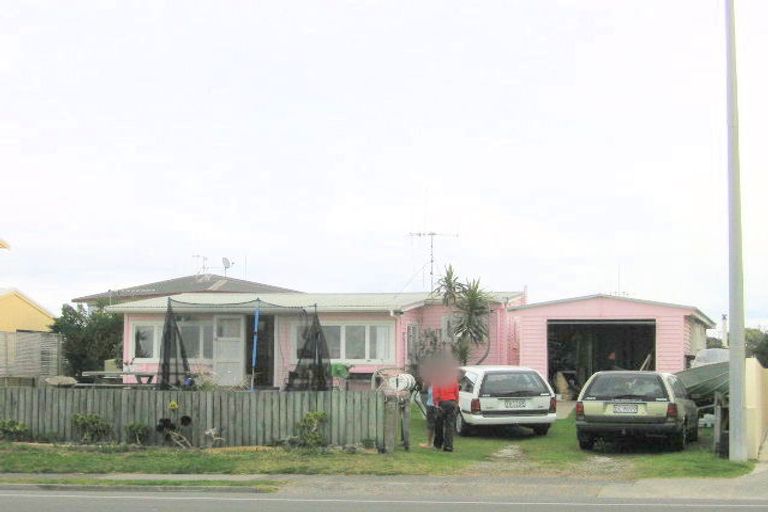 Photo of property in 194 Marine Parade, Mount Maunganui, 3116