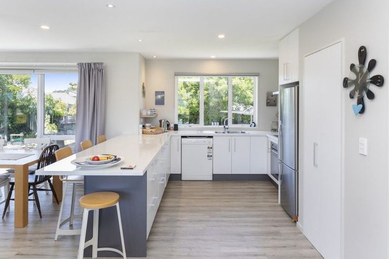 Photo of property in 43 Rawson Street, New Brighton, Christchurch, 8083