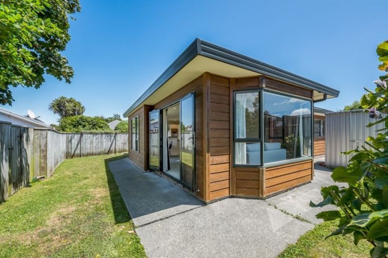 Photo of property in 2/942 High Street, Avalon, Lower Hutt, 5011