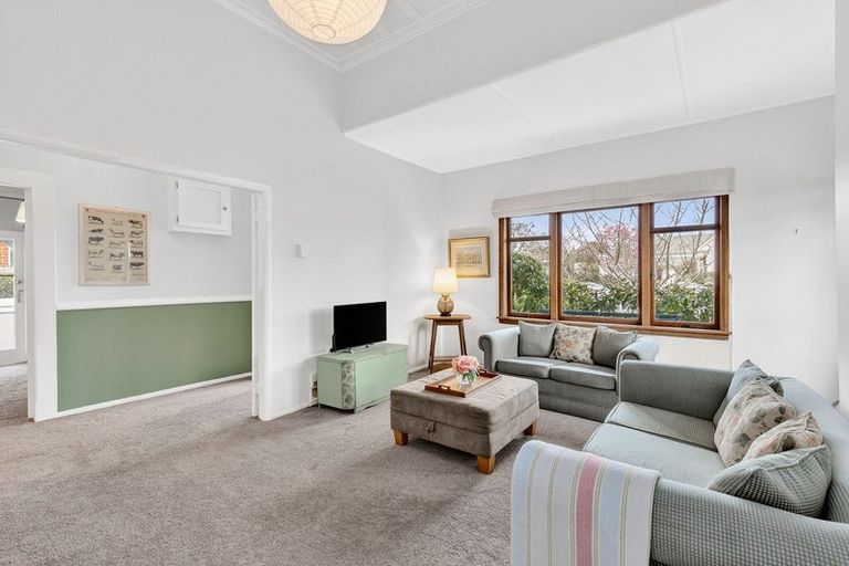 Photo of property in 30 Clare Street, Cambridge, 3434