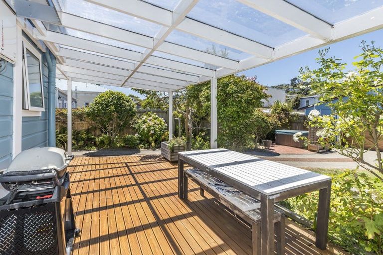 Photo of property in 31 Derwent Street, Island Bay, Wellington, 6023