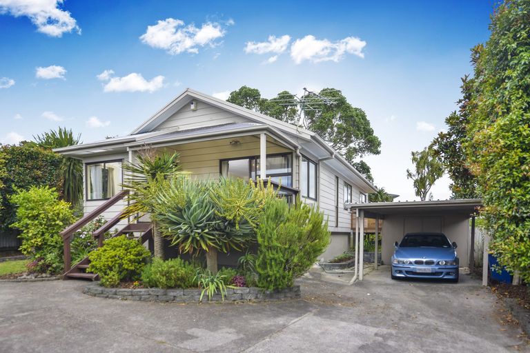 Photo of property in 8a Croydon Road, New Lynn, Auckland, 0600