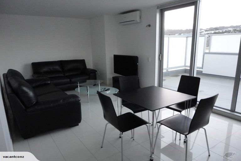 Photo of property in 105 Rongotai Road, Kilbirnie, Wellington, 6022