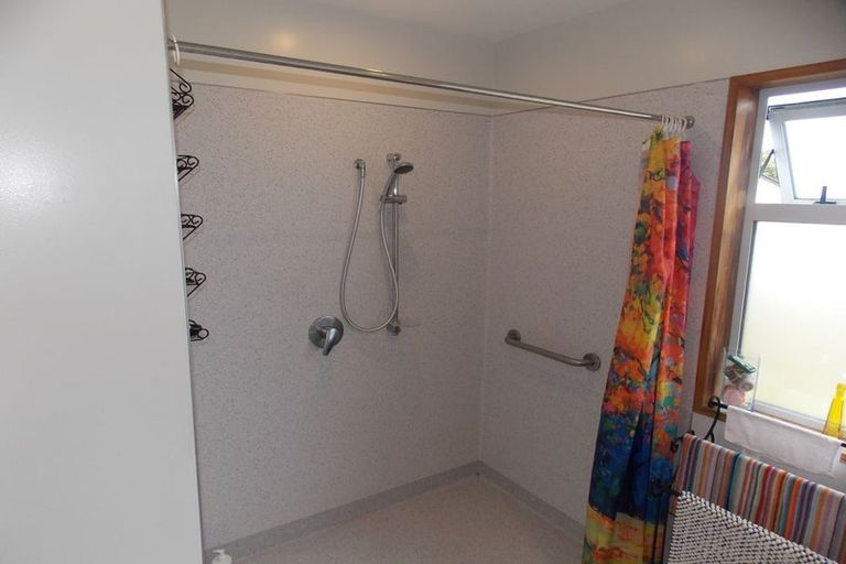 Photo of property in 32 Pioneer Highway, Awapuni, Palmerston North, 4412