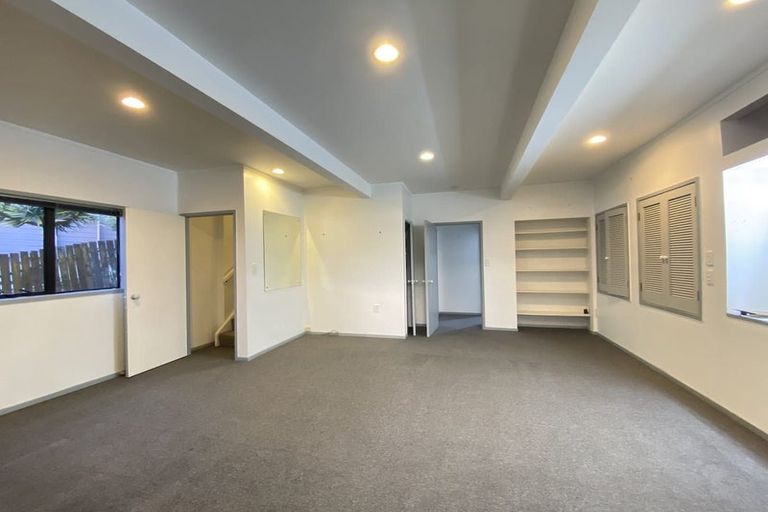 Photo of property in 107 Moore Street, Hillcrest, Auckland, 0627