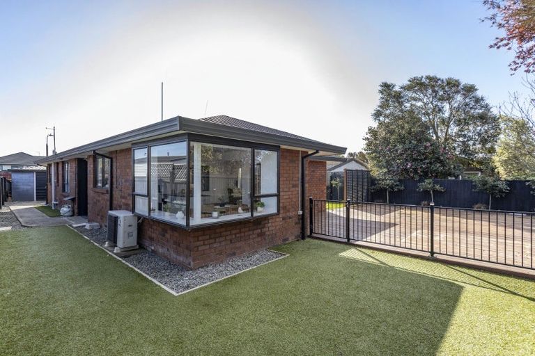 Photo of property in 2 Edwins Way, Burwood, Christchurch, 8083