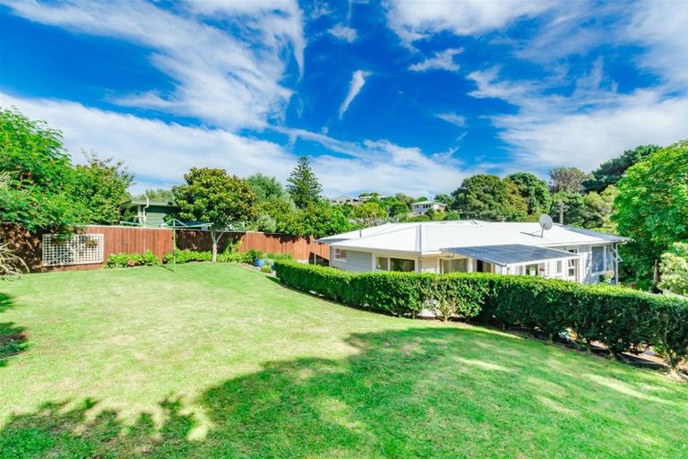Photo of property in 10 Horomona Road, Paekakariki, 5034
