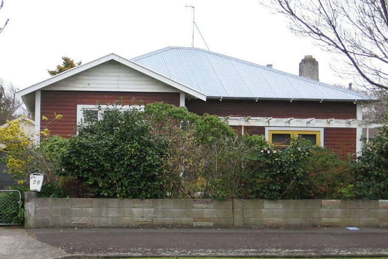 Photo of property in 28 Colombo Street, Hokowhitu, Palmerston North, 4410