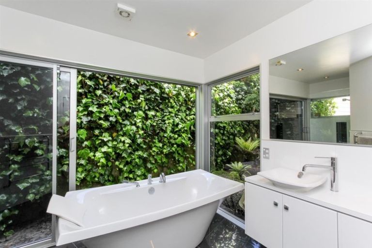 Photo of property in 67a Fulford Street, New Plymouth, 4310