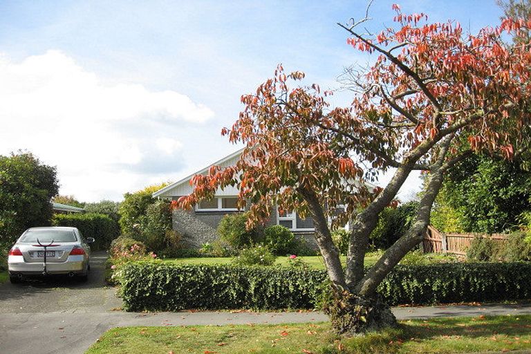 Photo of property in 32 Carruthers Street, Ilam, Christchurch, 8041