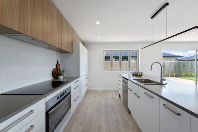 Photo of property in 3 Luxembourg Crescent, Halswell, Christchurch, 8025