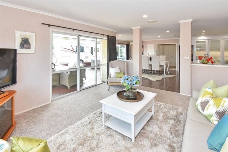 Photo of property in 1 Aufidius Place, Pukekohe, 2120