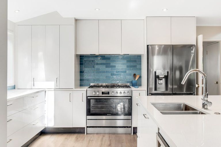 Photo of property in 92a Beach Road, Mellons Bay, Auckland, 2014