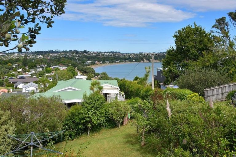 Photo of property in 22 Tindalls Bay Road, Tindalls Beach, Whangaparaoa, 0930