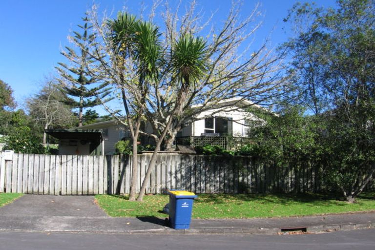 Photo of property in 22 Onedin Place, Titirangi, Auckland, 0604