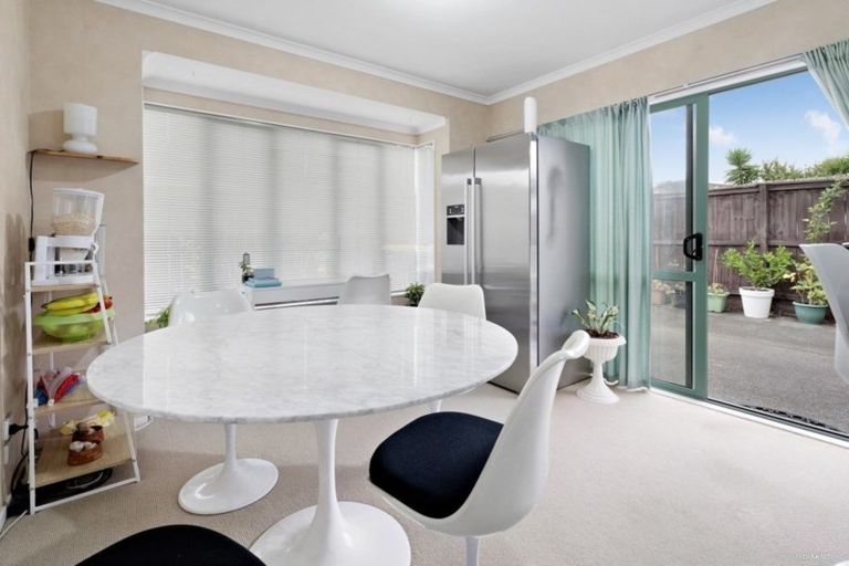 Photo of property in 70 Armoy Drive, East Tamaki, Auckland, 2016