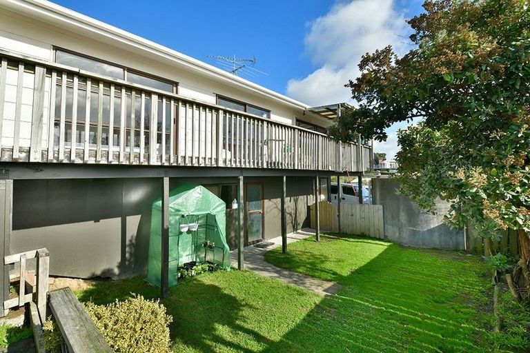 Photo of property in 836 Whangaparaoa Road, Manly, Whangaparaoa, 0930