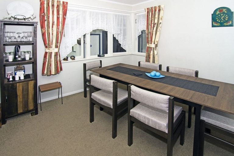 Photo of property in 21 Oxford Street, Lansdowne, Masterton, 5810