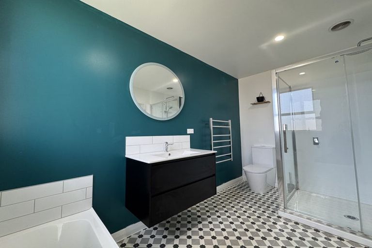 Photo of property in 121 North Avon Road, Richmond, Christchurch, 8013