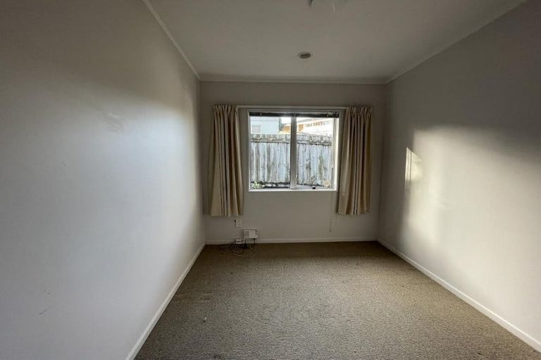 Photo of property in 1/6 Phillip Parade, Forrest Hill, Auckland, 0620