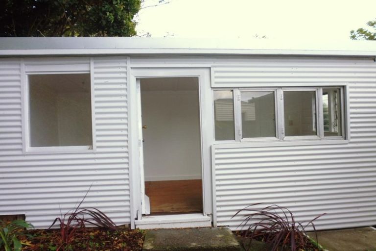 Photo of property in 1 Kenwyn Terrace, Newtown, Wellington, 6021