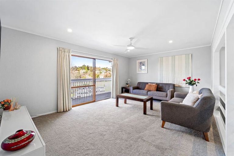 Photo of property in 2/109 Oaktree Avenue, Browns Bay, Auckland, 0630