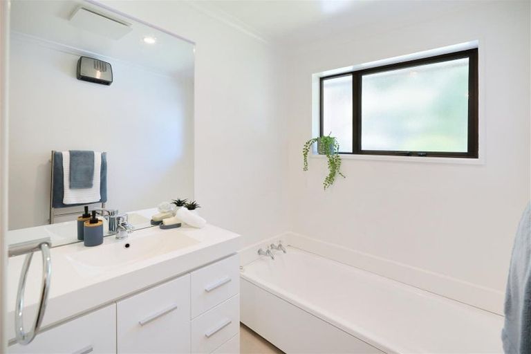 Photo of property in 2/49 Cowes Street, Avondale, Christchurch, 8061