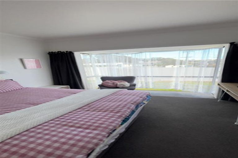 Photo of property in 28 Breakwater Road, Moturoa, New Plymouth, 4310