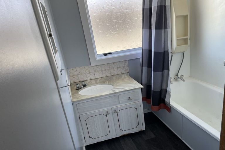 Photo of property in 16a Holloway Street, Waikiwi, Invercargill, 9810