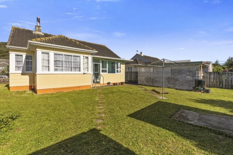 Photo of property in 7 Poole Street, Taita, Lower Hutt, 5011