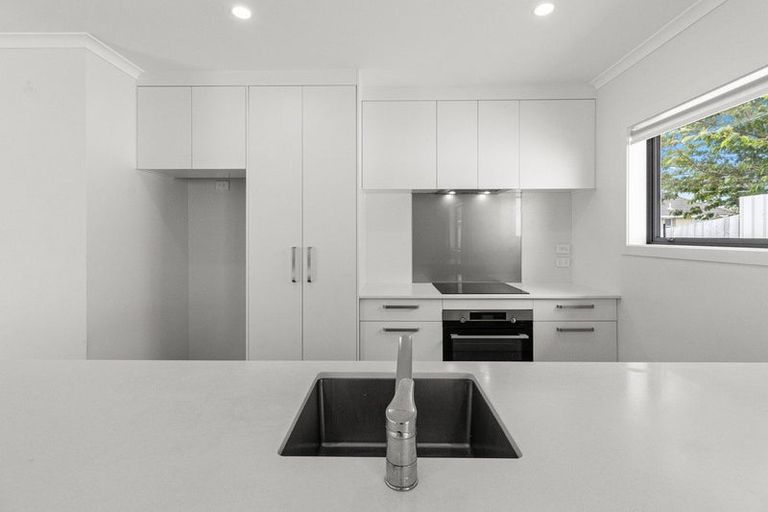 Photo of property in 30 Wrantage Street, Westown, New Plymouth, 4310