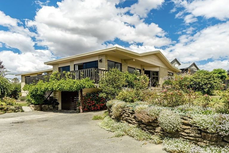 Photo of property in 74 Aronui Road, Bridge Hill, Alexandra, 9320