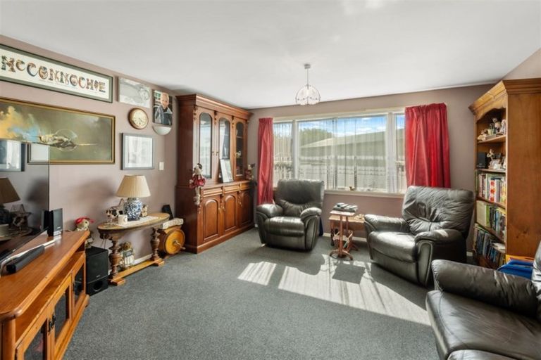 Photo of property in 18 Ngata Place, Hei Hei, Christchurch, 8042