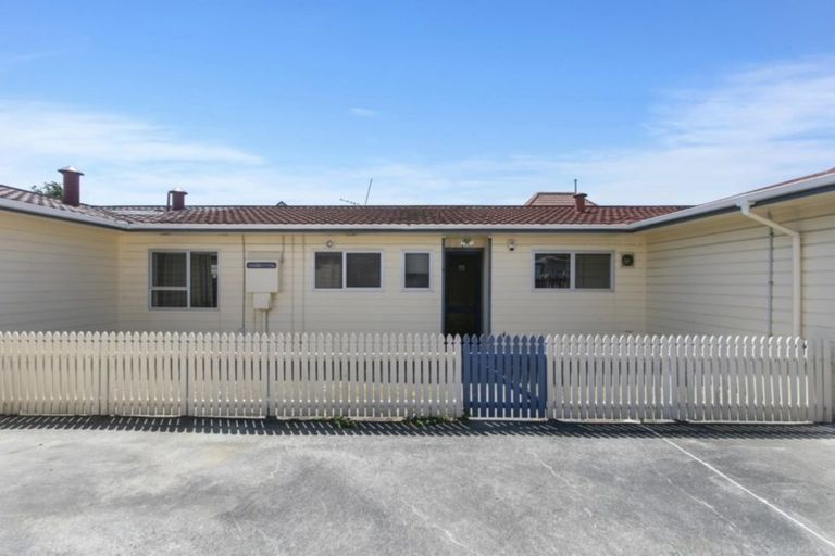 Photo of property in 50b Whites Line West, Woburn, Lower Hutt, 5010