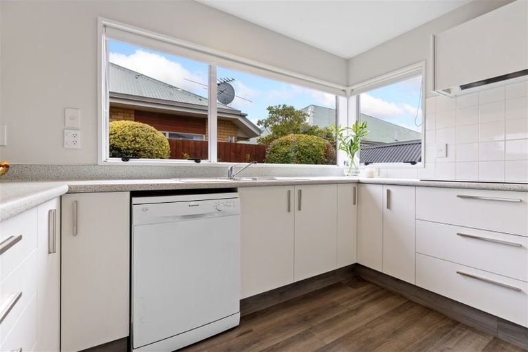 Photo of property in 8 Thornlea Place, Halswell, Christchurch, 8025