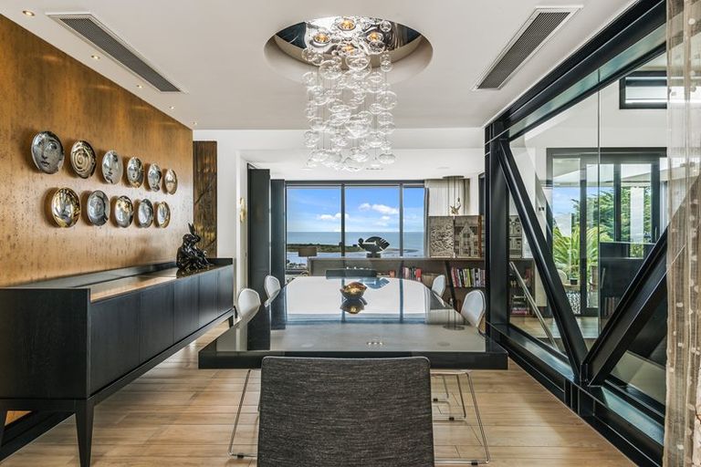 Photo of property in 12 Challenger Lane, Redcliffs, Christchurch, 8081