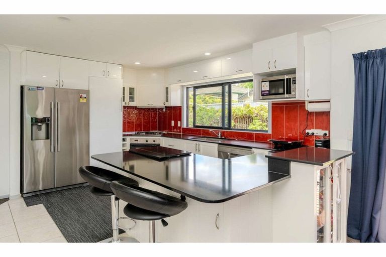 Photo of property in 21 Oakridge Drive, Kerikeri, 0230