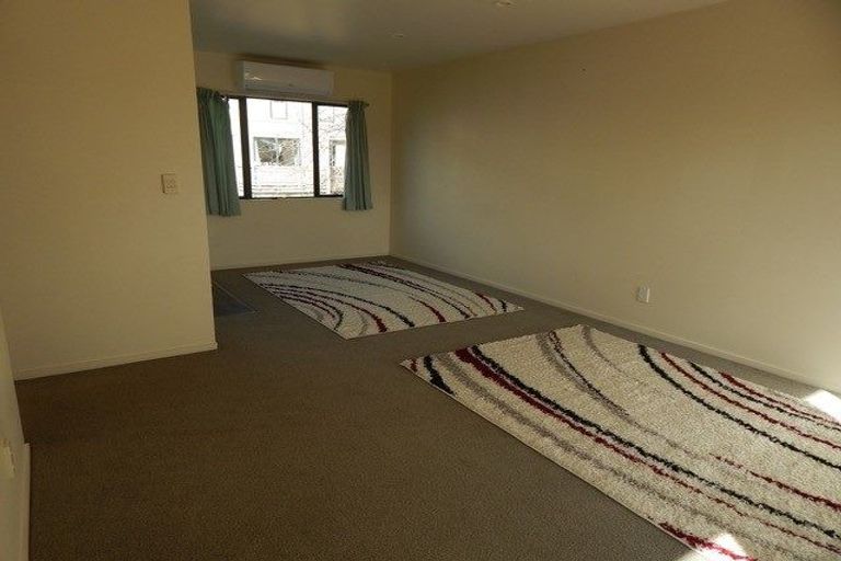 Photo of property in Lynn Park Terrace, 13/12 Ambrico Place, New Lynn, Auckland, 0600