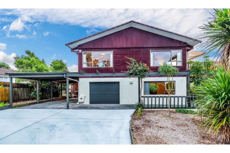 Photo of property in 7 Pokapu Street, Titirangi, Auckland, 0600