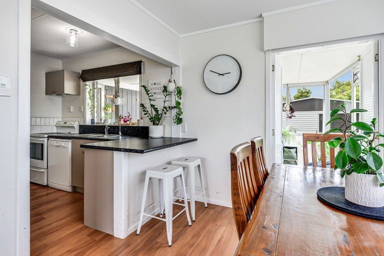 Photo of property in 264 Sandwich Road, St Andrews, Hamilton, 3200