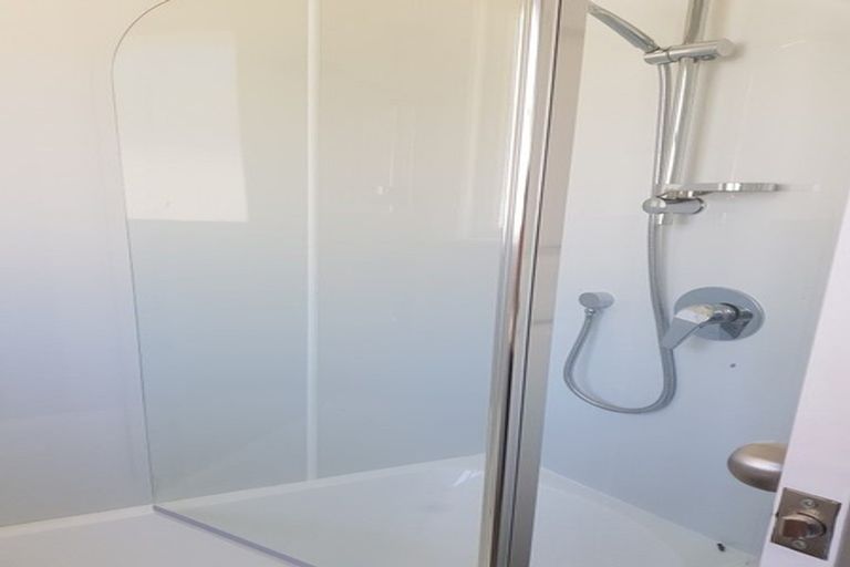 Photo of property in 38 Cardiff Crescent, Cannons Creek, Porirua, 5024