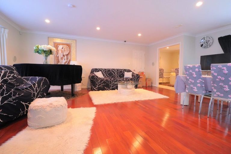 Photo of property in 106 Meadowland Drive, Somerville, Auckland, 2014